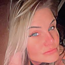 Hunter Tubb Baylie Lena Nicole Large Caden Large 😜 Just kidding 😜😜😜 Too  funny tho!! Y'all know WE be jamming 😂