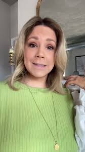 Use code: TEAMHILLARY for $$ off @cashmere_hair #clipinhairextensions #fyp  #chicagoblogger #stylehacks #hairtransformation