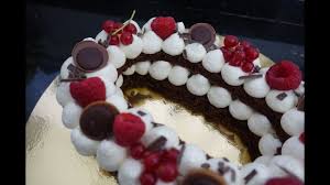 Ici voici le rétro planning possible versez la crème en 3 fois sur le chocolat fondu : Number Cake 100 Genoise Gout Chocolat Vanille Youtube
