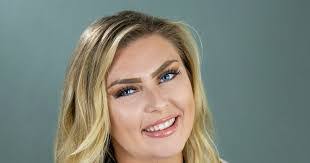 Ashley Risch's Instagram, Twitter & Facebook