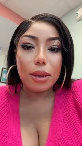 Bethania Guzman's Instagram, Twitter & Facebook