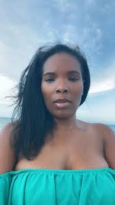 Only thing I wanted for my birthday was to touch sand alone. So I headed to  the nearest beach. 🏖️#turnaroundtrip #itsalmostmybirthday #solobirthday