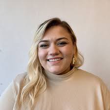 Students use tiny printing press to make big impact with traveling art kits 