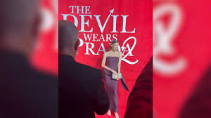 Influencer’s striking outfit choice stuns