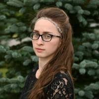 Loria Smith's Instagram, Twitter & Facebook