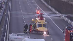 Tir perde carico alluscita di cusago: Tangenziale Ovest Di Milano Elisoccorso In Azione Per Incidente Youtube