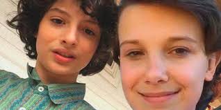 Ever since season one of stranger things, fans have been enamored with the relationship between eleven and mike wheeler. Millie Bobby Brown Und Finn Wolfhard Ein Paar Novocom Top