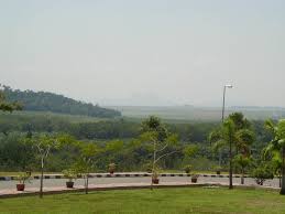 Sila baca panduan ini dengan teliti dan ambil tindakan sewajarnya agar urusan pendaftaran dan lapor diri berjalan lancar. Ladang Tebu View From Ptss Politeknik Tuanku Syed Sirajuddin Mapio Net