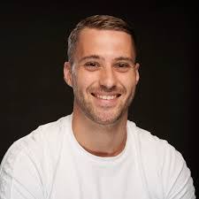 Vincent Hagen's Instagram, Twitter & Facebook