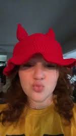 FREE Hugmee overalls: Crochet pattern