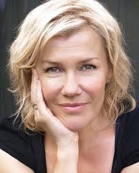 Rosalind Gregg's Instagram, Twitter & Facebook