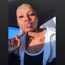 Kayla Ast's Instagram, Twitter & Facebook