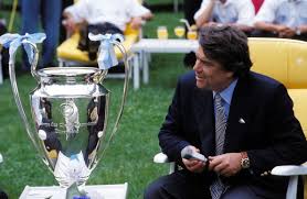 Il revient comme chroniqueur en 2013 sur les ondes de. The Successes Scandals Of Bernard Tapie S Marseille Beyond The Last Man