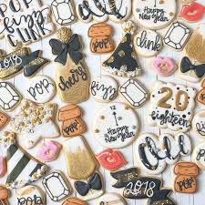 New year's eve in wellington: Pin By Shreya Surana On Cookies New Years Cookies Flooding Cookies Fun Cookies