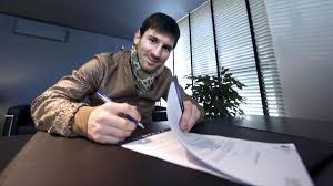 Soy banquero y sé de las dificultades que entraña conseguir un aval de estas circunstancias. El Barcelona Niega Que Haya Filtrado El Contrato De Messi Y Demandara A El Mundo Eurosport