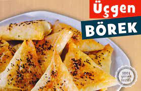 yufkadan ucgen borek tarifi tavuklu ucgen borek yapimi yapilisi yufkayla borek tarifi yemek tarifleri yemek gida