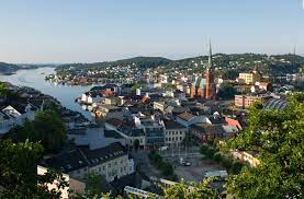Arendelle is the central location of the frozen film series. Arendal Or Arendelle Dadfordisney