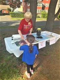 Messy May science night at Fort Meadow