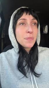 Hallie Butler's Instagram, Twitter & Facebook