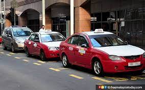 Tidak seperti pemandu teksi yellow cab yang bekerja dengan shift 12 jam atau pemandu kereta hitam yang dijadualkan dihantar, uber dan pemandu boleh mengelakkan pajakan sewa teksi mahal dengan memperoleh kenderaan mereka sendiri; Guna Khidmat Kami Untuk Hadapi Tempoh Kawalan Pemandu Teksi Beritahu Kerajaan Free Malaysia Today Fmt