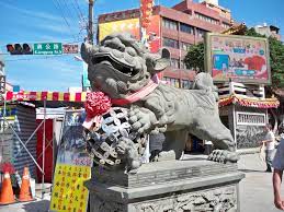 台中大甲鎭瀾宮入口麒麟獅 lion sculpture sculpture statue
