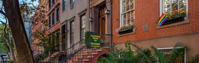 This is the type of sweet inn you'd expect to stay at in vermont (in fact, there's a vermont room) but here it is on a quiet side street of the upper west side, offering grace, charm, stained glass and a slew of amenities that even native new. Colonial House Inn New York