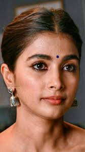 Good morning 🌞 friends 🧑‍🤝‍🧑 Start your day with positivity & grace  @hegdepooja #PoojaHegde