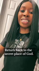 Pamela Castle's Instagram, Twitter & Facebook