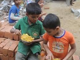 Food waste and the sharing economy are a good combination. Hoteliers Restaurants In Aurangabad Pledge To Share Excess Food With Needy And Not Waste It