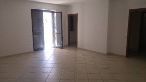 Ingresso in salone singolo, cucina abitabile, 3 camere da letto, 2 accessori, ampie balconate terrazzate e box auto. Orta Di Atella Quadrilocale A Caserta In Affitto