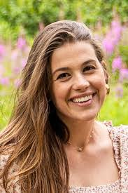 Julie Stricker's Instagram, Twitter & Facebook