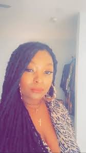 Candice Grow's Instagram, Twitter & Facebook