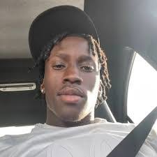 Amber Whitehead's Instagram, Twitter & Facebook