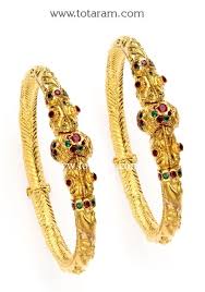 235 Gk325 22k Gold Kada With Ruby Emerald Set Of 2 1 Pair In 2020 Gold 22k Gold Emerald