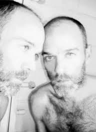 Storefront window, I reflect 🖤