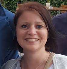 Herzlichen Glückwunsch zur Hochzeit!** Unser Kollege Fabian,  Notfallsanitäter beim Rettungsdienst Landkreis Harburg, hat seine Lea  geheiratet! Lea arbeitet als Gesundheitspflegerin im Krankenhaus, und die  beiden haben sich auf einem ganz besonderen Weg