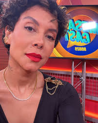 Pausa para um cafezinho e um #tbt ?? Foi lindo @teddyzany ! Te amo!  #mesacastbbb #bbb . Meu look lindo é @ccmoficial , @levelisemijoias e  Melissa da @lojaxquare