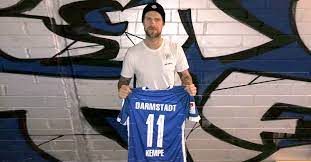 Juli wird fabian holland 31 jahre alt. Sv Darmstadt 98 Star Tobias Kempe Stiftet Getragenes Trikot