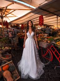 Trotz des frechen kragens ist das kleid sehr elegant. Brautkleid Cape Primose Brautmoden Walter