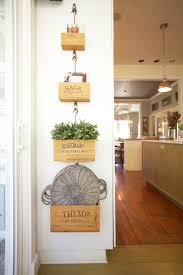 It's perhaps thanks to the dominance of kitchen cabinets and. Eat In Kitchen Wall Decor Ideas