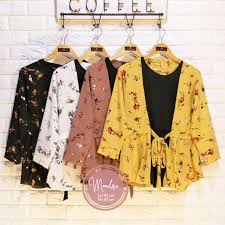Kesan lebih resmi memang di dapatkan dari baju batik, maka dari itu sangat sepadan memang banyak wanita memilih baju jenis ini sebagai atasan ketika harus bekerja, sampai dengan datang ke sebuah acara resmi. Model Baju Atasan Wanita Terbaru 2020 Modis Kekinian Nara01 Eklusif