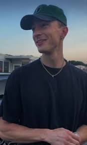 55 idee su Drew nel 2025