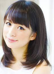 黒髪 グラデーション ミディアム 黒髪美髪に耳かけが大人かわいいナチュラルボブセミディ ヘアスタイル ロング ヘアスタイリング 可愛いヘア