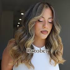 The year in hair. This year was WILD for change and growth. I opened a  suite with my friend and incredibly talented stylist @elijustdidmyhair. My  family and I are getting ready to