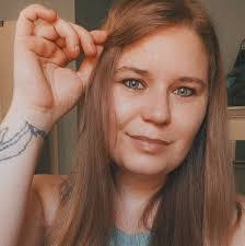 Katelyn Bateman's Instagram, Twitter & Facebook