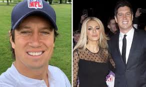 Vernon kay estimated net worth, biography, age, height, dating, relationship records, salary, income, cars, lifestyles & many more details have been updated below. Tess Daly S Husband Vernon Kay All Smiles After Rhian Sugden Addresses Sexting Scandal Celebrity News Showbiz Tv Express Co Uk