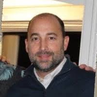 Robert Moraga's Instagram, Twitter & Facebook