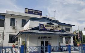 Nearby cities kuala selangor district police headquarters 52 km. 16 Tahanan Lokap Balai Polis Mantin Positif Covid 19 Free Malaysia Today Fmt