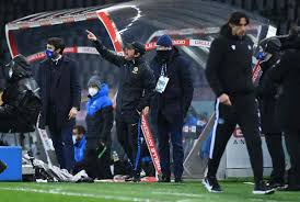 Conte e l'inter nervosi in panchina e in campo. Espulsione Conte Furia In Panchina E Nel Tunnel Ecco Cosa E Successo