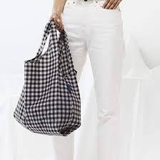 A big reason i haven't been more diligent with using reusable shopping bags is because most are just too small, and you still have to carry a ton of bags from the shopping cart to your car… then again from your car to your kitchen. Ddnnjyph2ygtnm